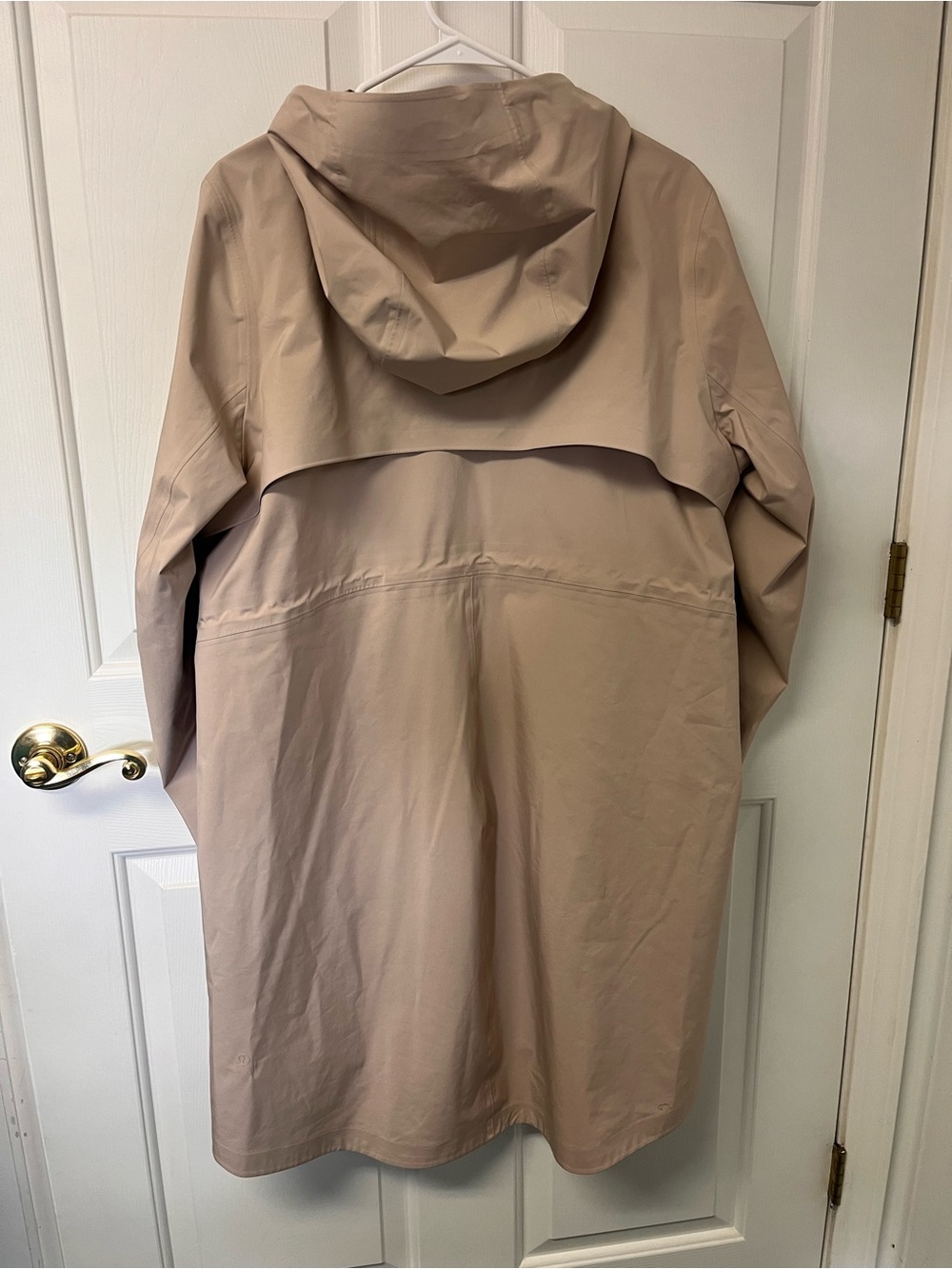 lululemon athletica Women's Hooded Raincoat in Trench - Picture 2 of 16